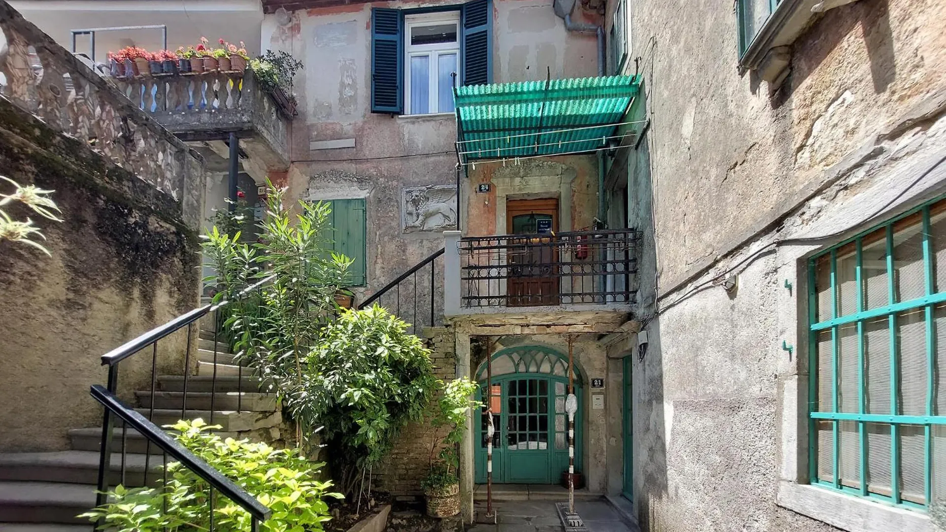 2 Bedroom Lovely Apartment In Labin Labin