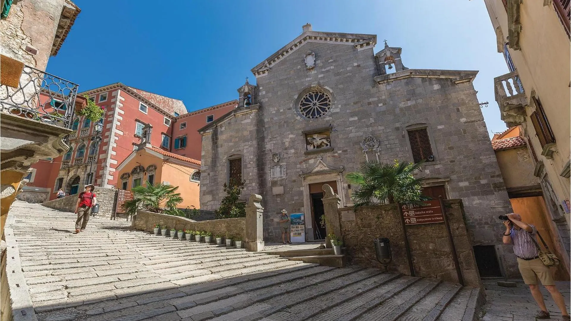 2 Bedroom Lovely Apartment In Labin Labin